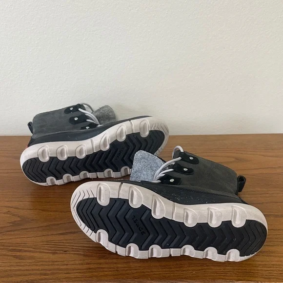 Sorel Women's Gray and Black Winter Boots - Picture 5 of 5